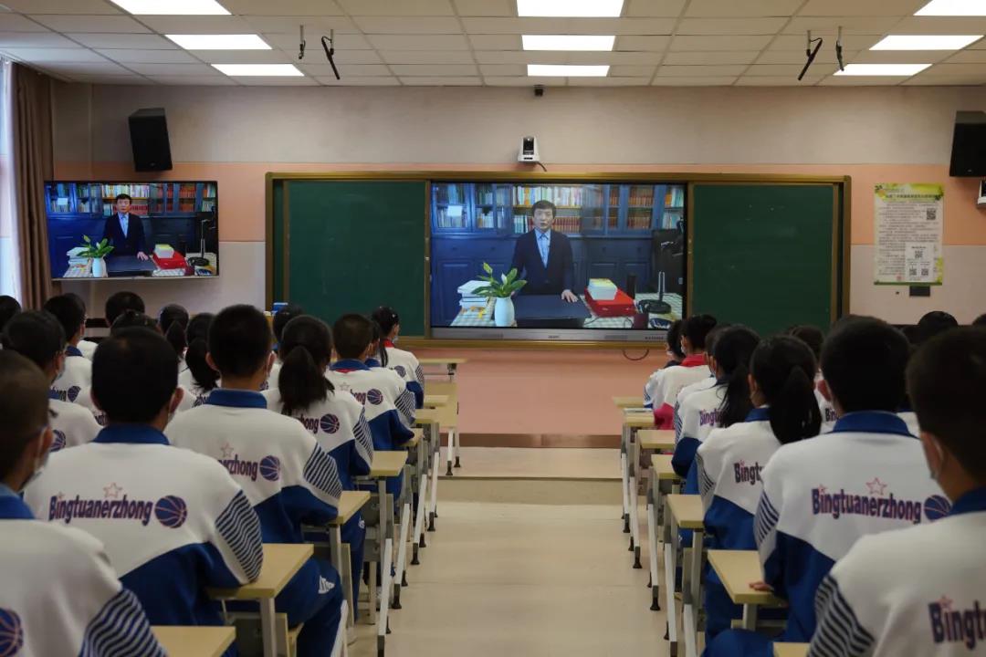 傳承中華文脈，經(jīng)典浸潤人生——新疆兵團二中開展大型讀書月系列活動