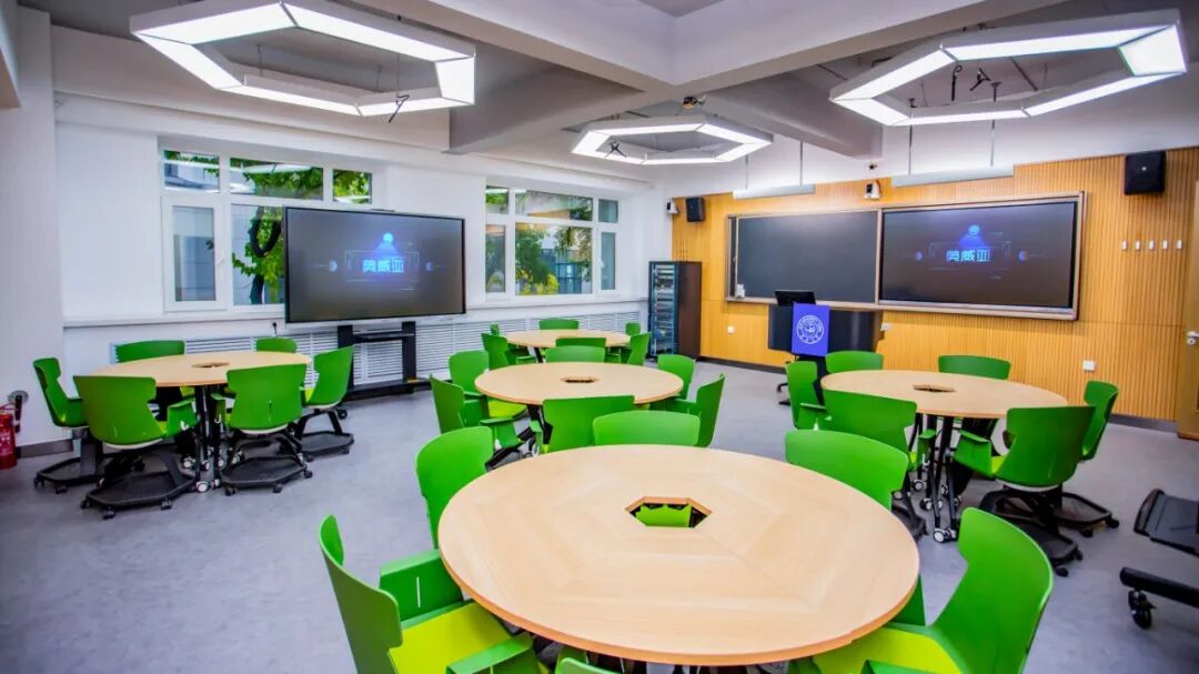 AI賦能，重塑未來(lái)！構(gòu)建全周期、多維度的教師培養(yǎng)新范式