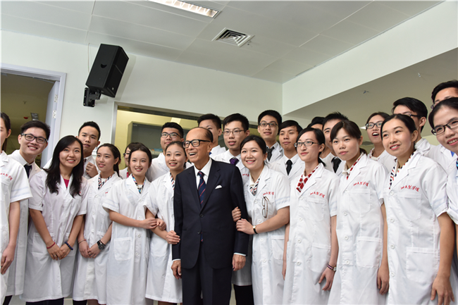 這個(gè)投資了近4億，連李嘉誠(chéng)、姚明都參觀過的教學(xué)中心真的很牛逼！