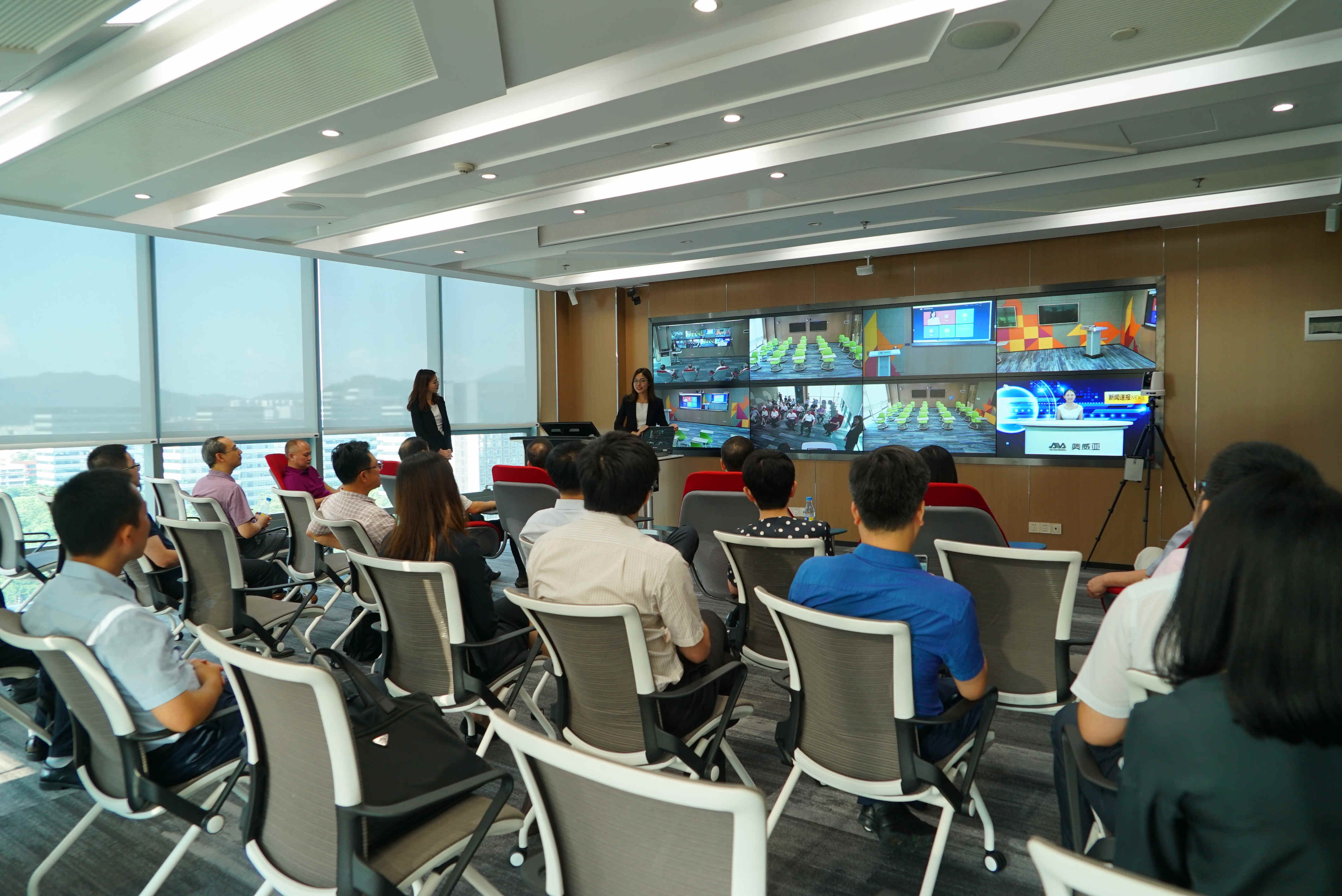 中國國新、上海華誼、中國文發(fā)，三方領(lǐng)導(dǎo)參觀奧威亞